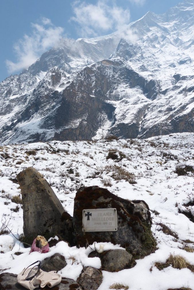 Nad Italským BC bylo podobných pomníčků zemřelým horolezcům více.